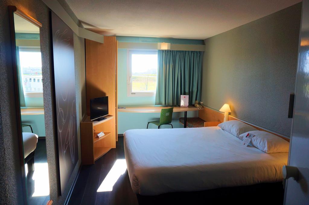 Ibis Auch Hotel Kamer foto